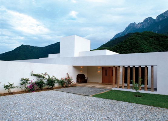 Rumah Minimalis dengan Pemandangan Gunung Yang Indah