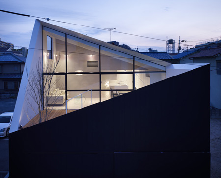 Rumah Minimalis North Facing Void by Future Studio – Kontraktor